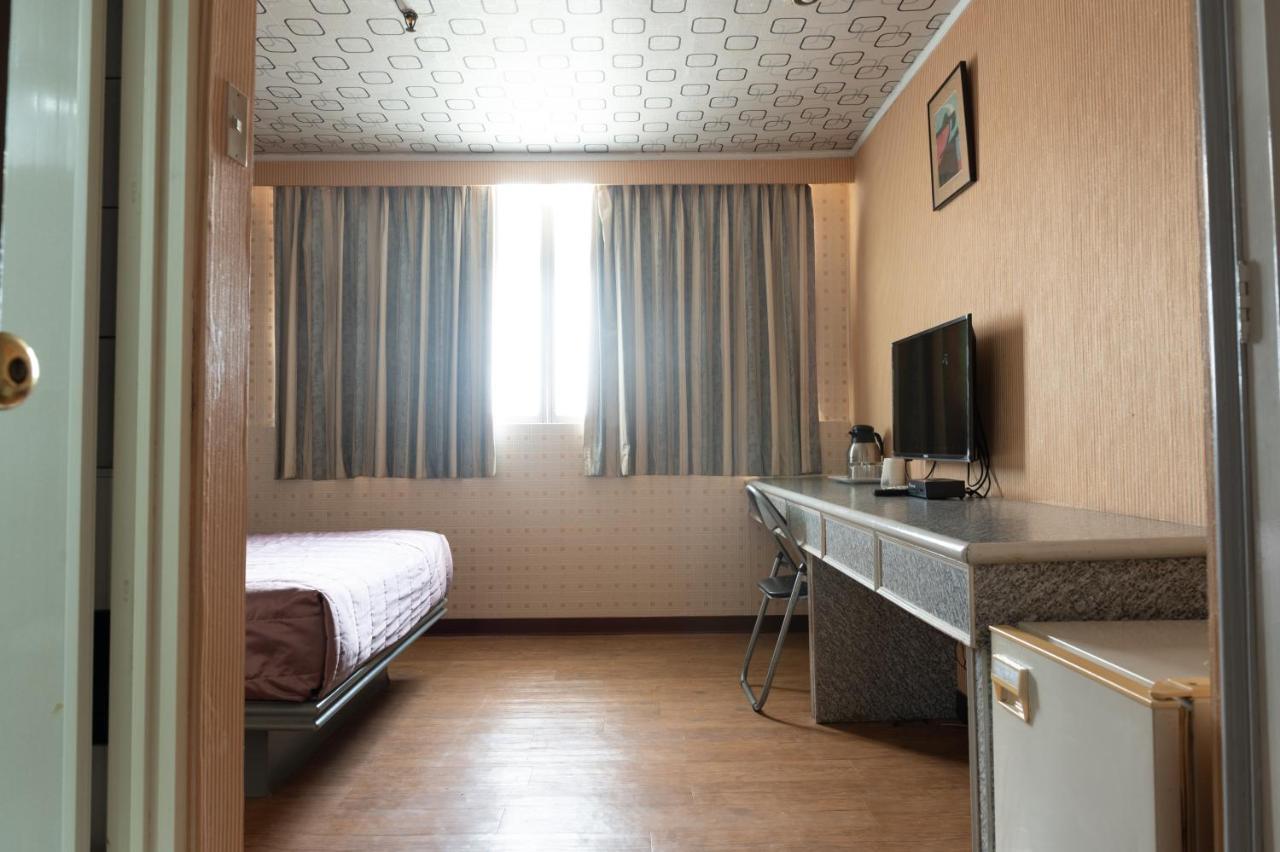 Tong Hsin Hotel Pingtung Экстерьер фото