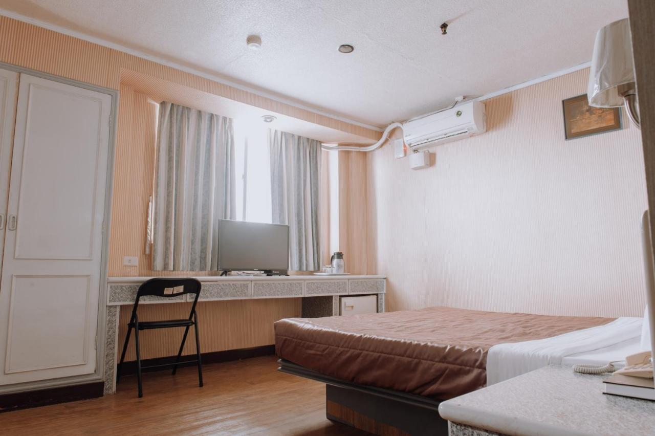 Tong Hsin Hotel Pingtung Экстерьер фото