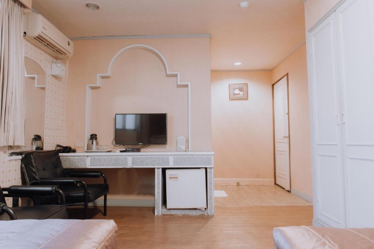 Tong Hsin Hotel Pingtung Экстерьер фото